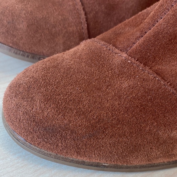 Toms Rust Suede Ankle Booties with Fringe - Picture 10 of 11